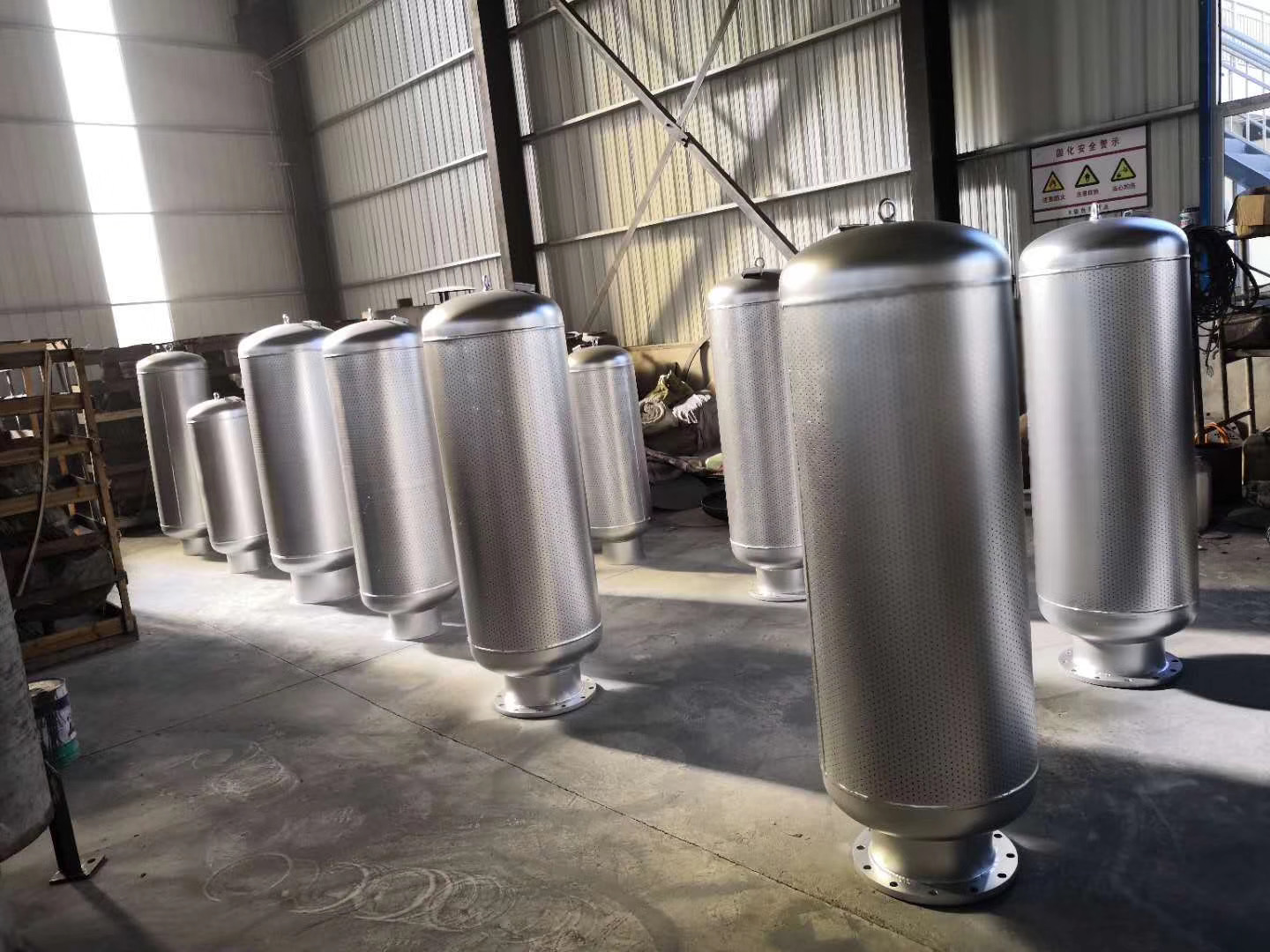 唐山鋼鐵廠---鍋爐蒸汽消音器